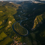 Vista aerea captada por la camara 4K Ultra HD del Drone G7 sobre paisaje natural