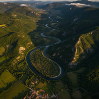 Vista aerea captada por la camara 4K Ultra HD del Drone G7 sobre paisaje natural